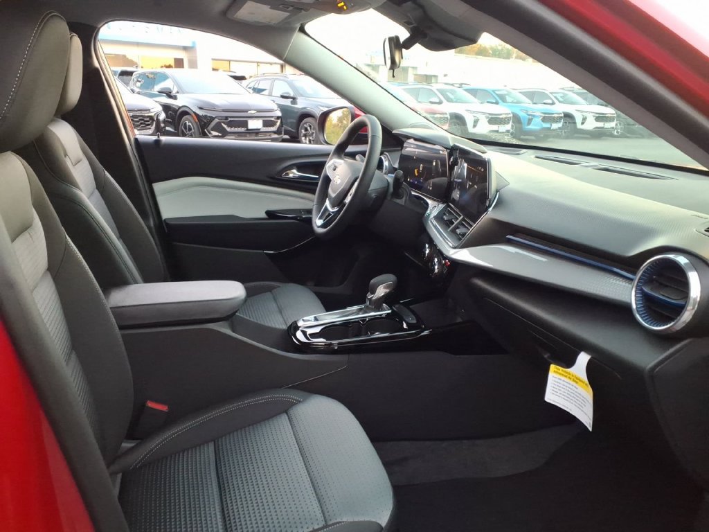 2026 Chevrolet Trax LT - Photo 18