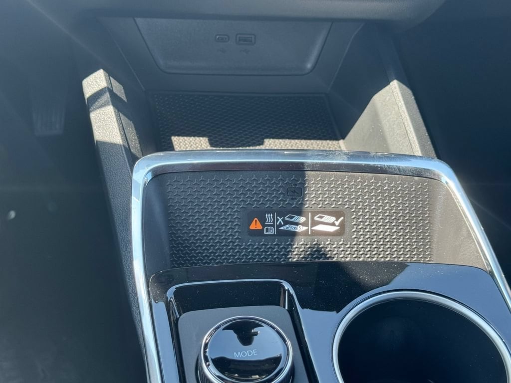 2027 Chevrolet Equinox LT - Photo 32