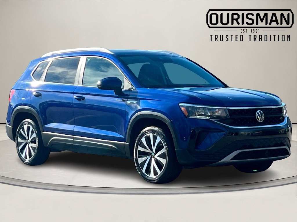 2024 Volkswagen Taos SE's photo