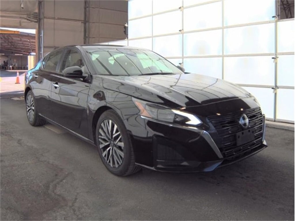 Used 2023 Nissan Altima 2.5 SV Sedan