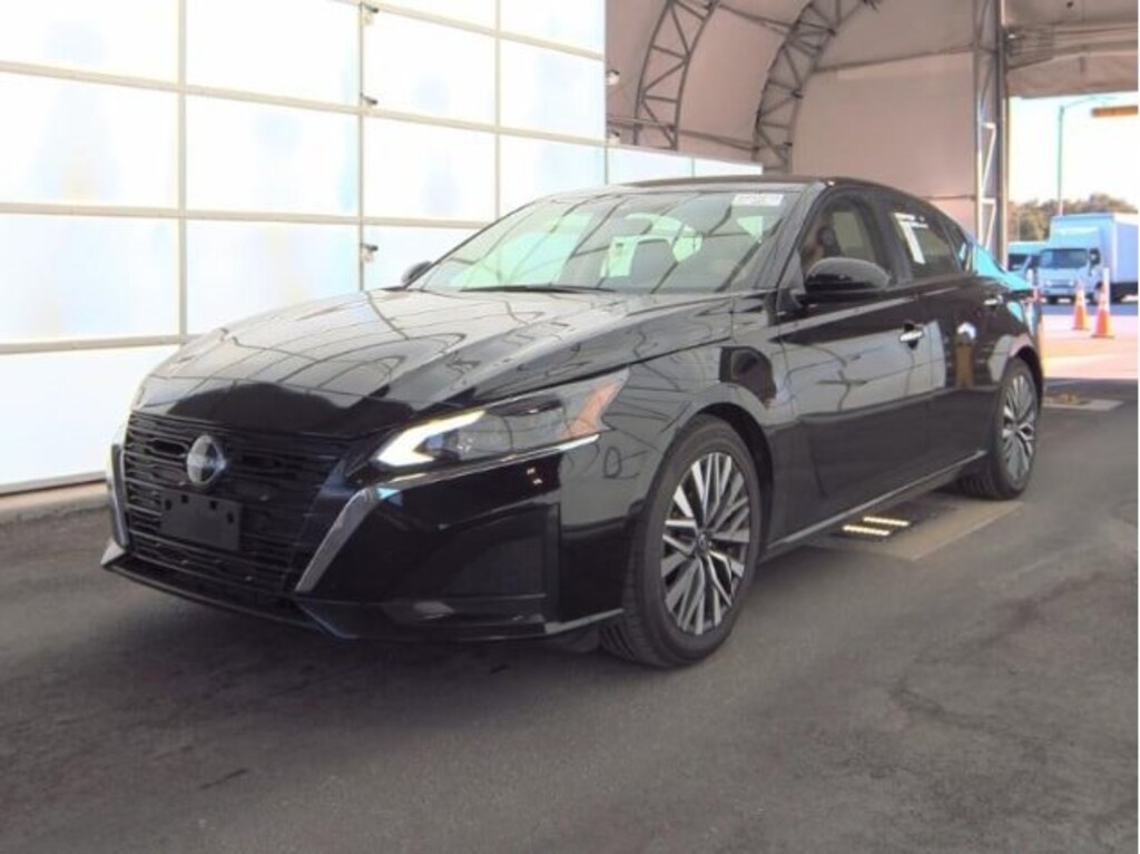Used 2023 Nissan Altima 2.5 SV Sedan