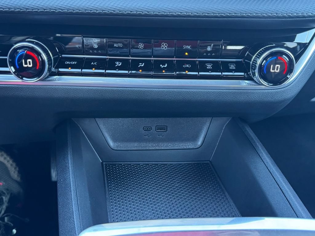 2027 Chevrolet Equinox LT - Photo 34