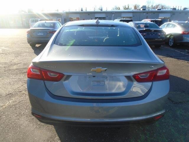2023 Chevrolet Malibu 1LT photo 3