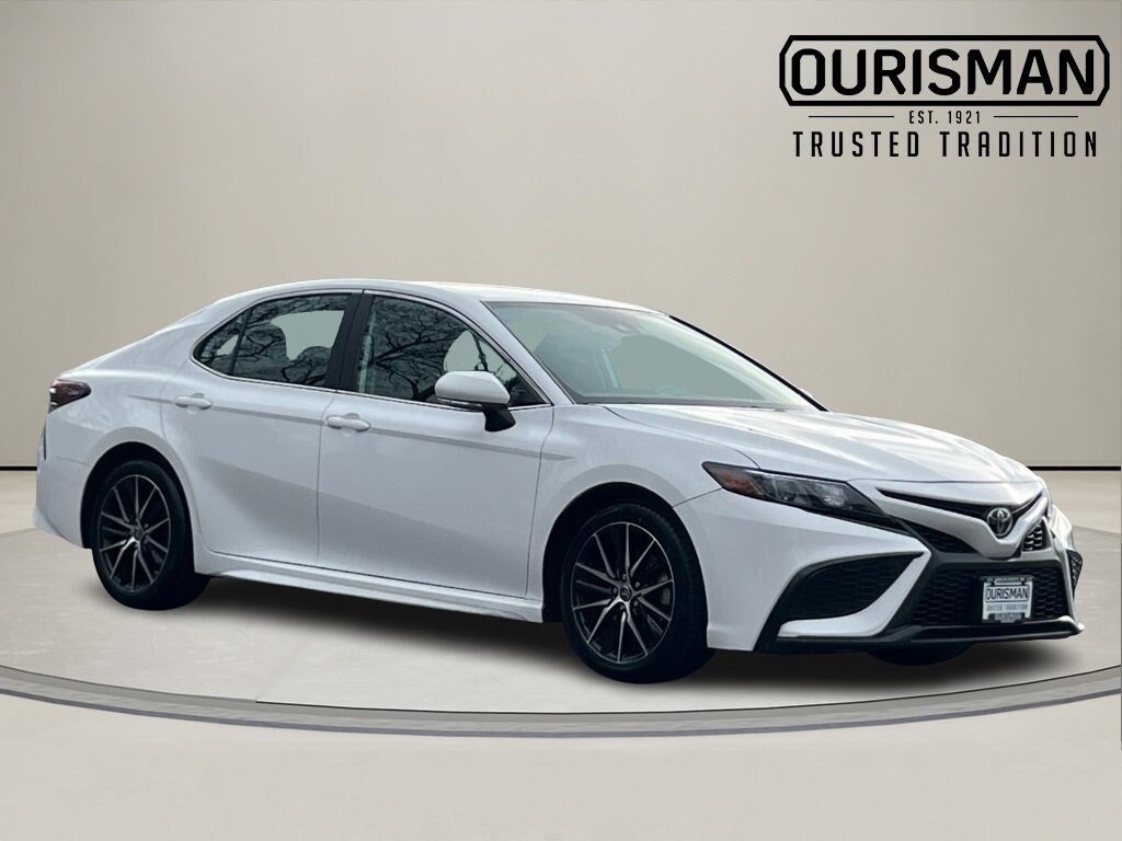 Used 2024 Toyota Camry SE Sedan