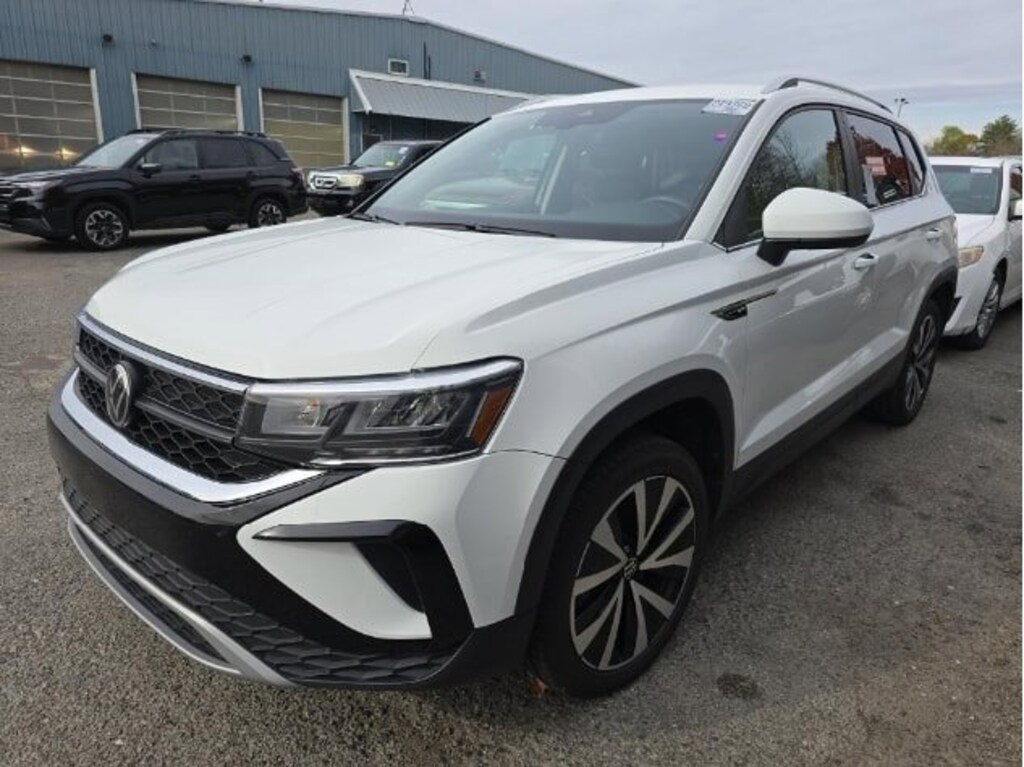 Used 2024 Volkswagen Taos SE SUV