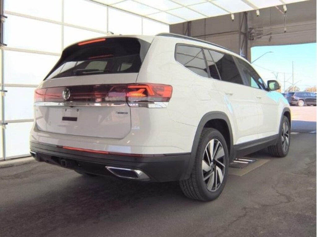 Used 2024 Volkswagen Atlas 2.0T SE w/Technology SUV
