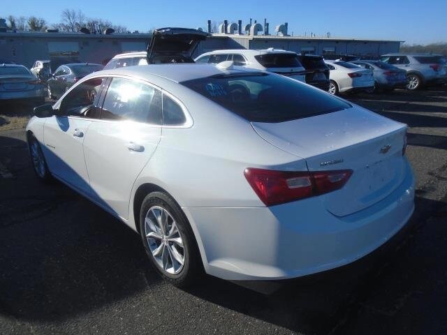 2023 Chevrolet Malibu 1LT photo 2