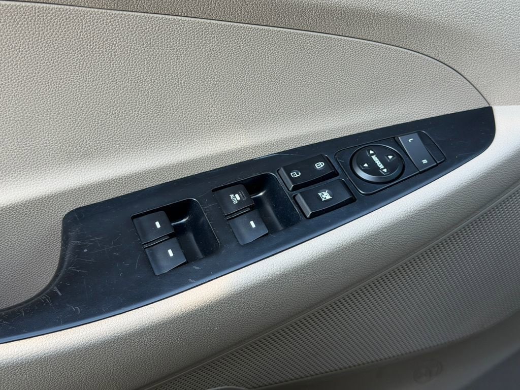 2017 Hyundai Tucson SE - Photo 31