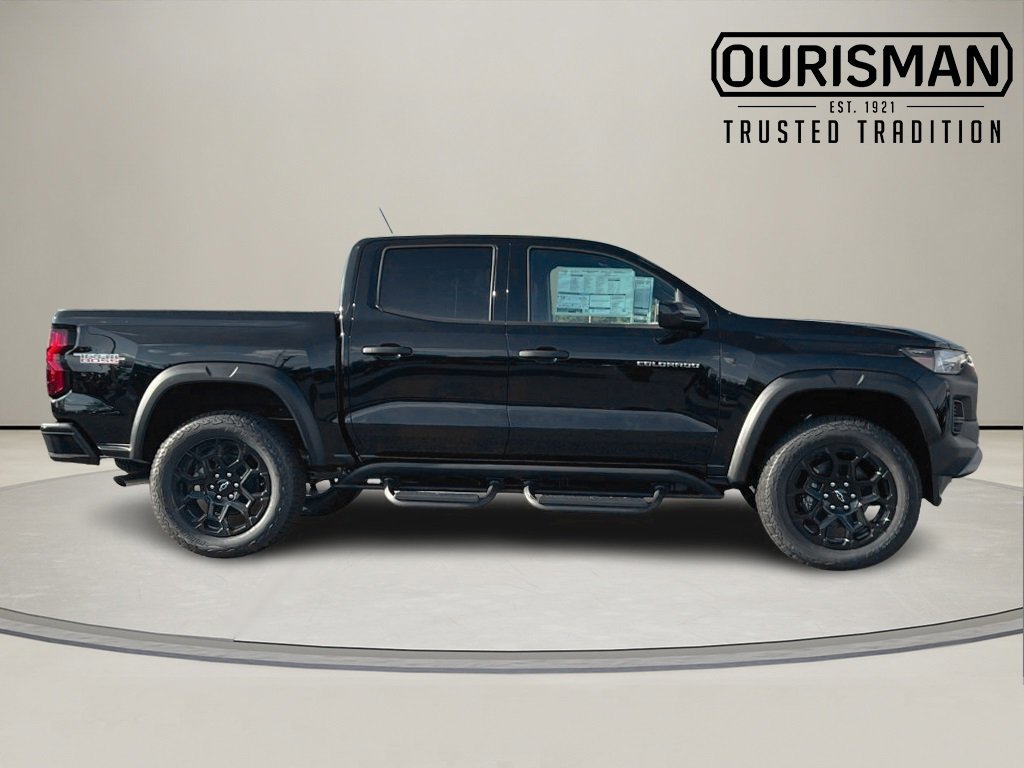 2026 Chevrolet Colorado Trail Boss photo 3