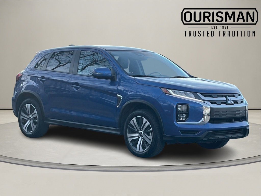 2024 Mitsubishi Outlander Sport SE's photo