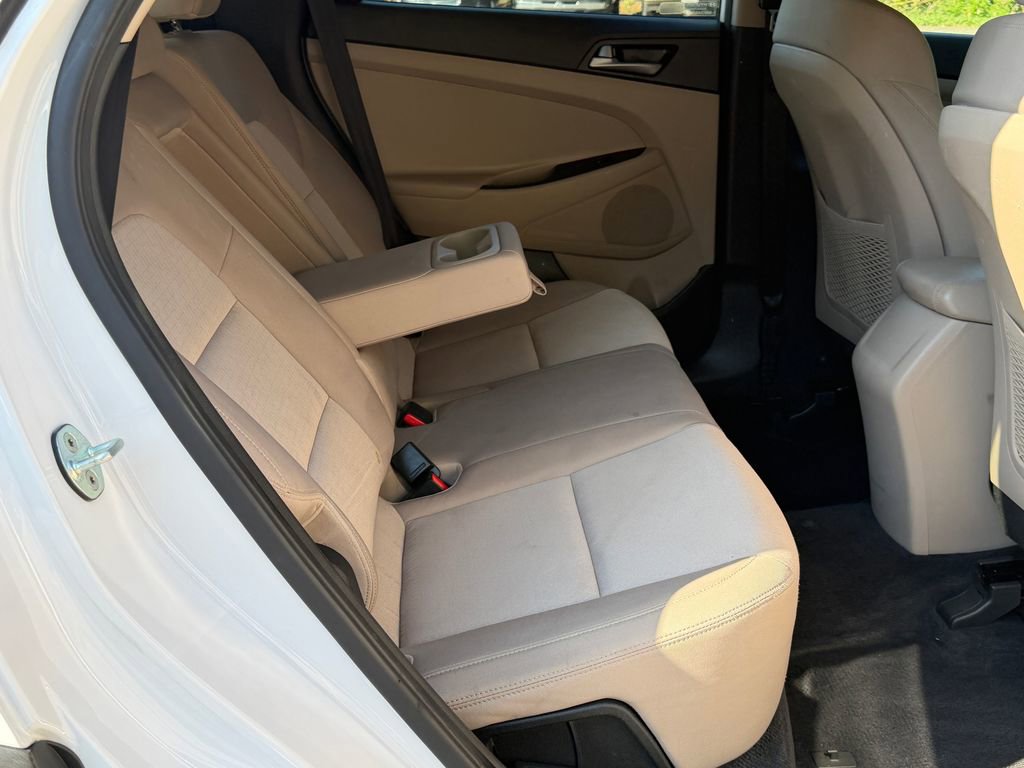 2017 Hyundai Tucson SE - Photo 11