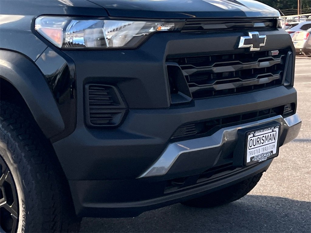 2026 Chevrolet Colorado Trail Boss photo 2