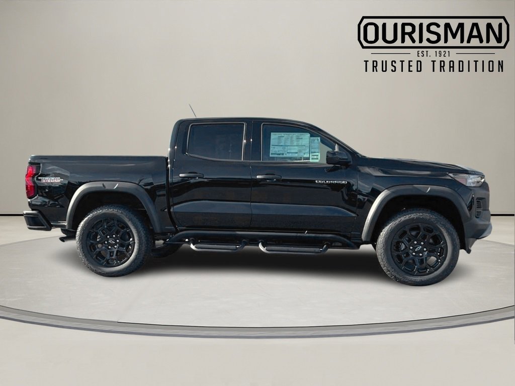 2026 Chevrolet Colorado Trail Boss photo 3
