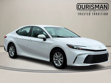 2025 Toyota Camry LE Sedan