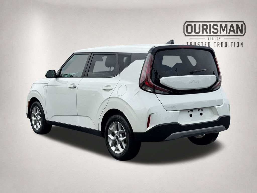Used 2025 Kia Soul LX Hatchback