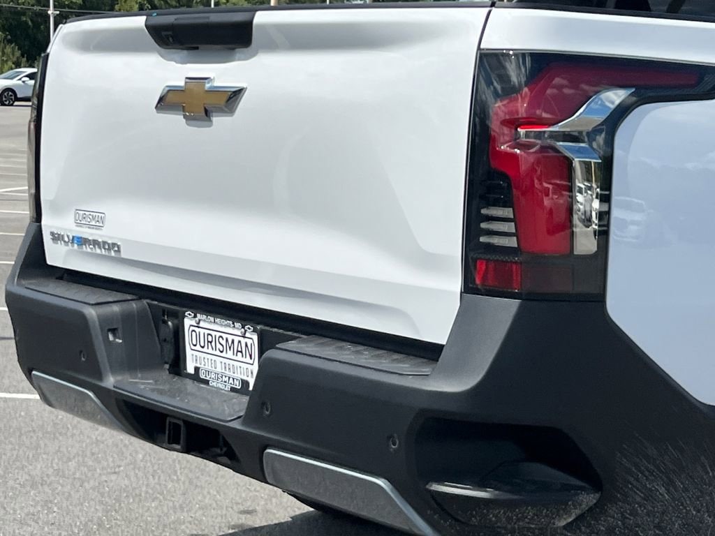 2026 Chevrolet Silverado EV LT - Photo 9
