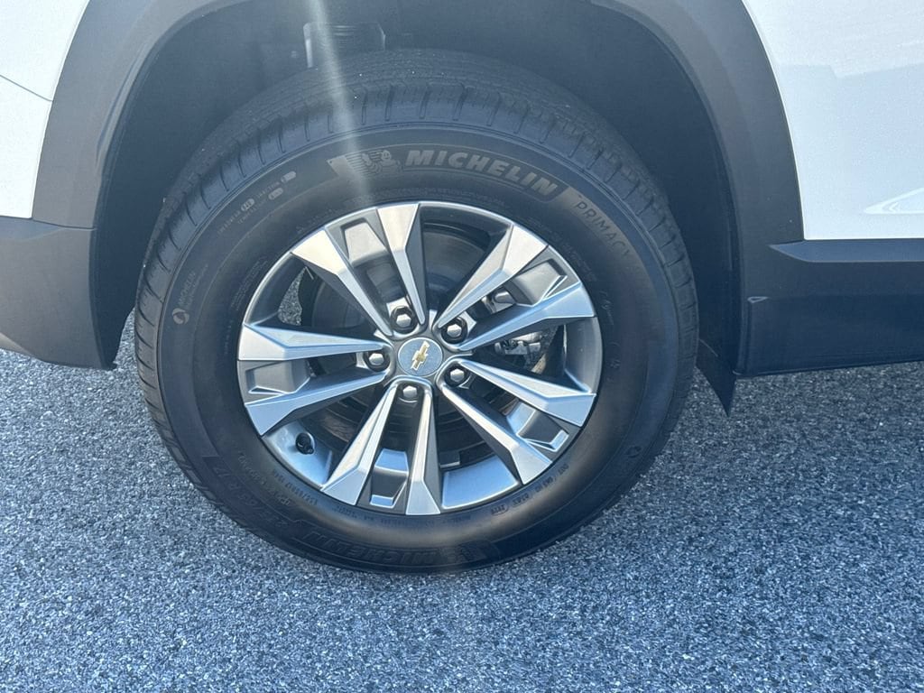 2027 Chevrolet Equinox LT - Photo 12