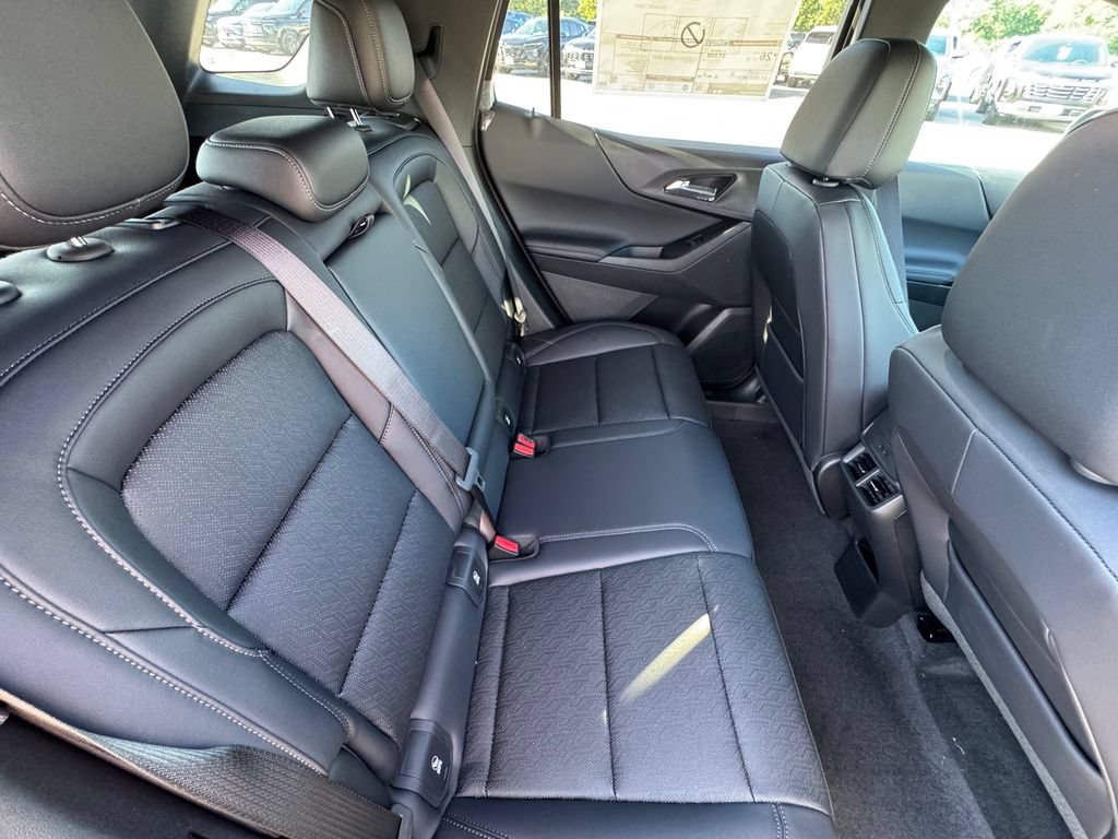 2027 Chevrolet Equinox LT - Photo 18