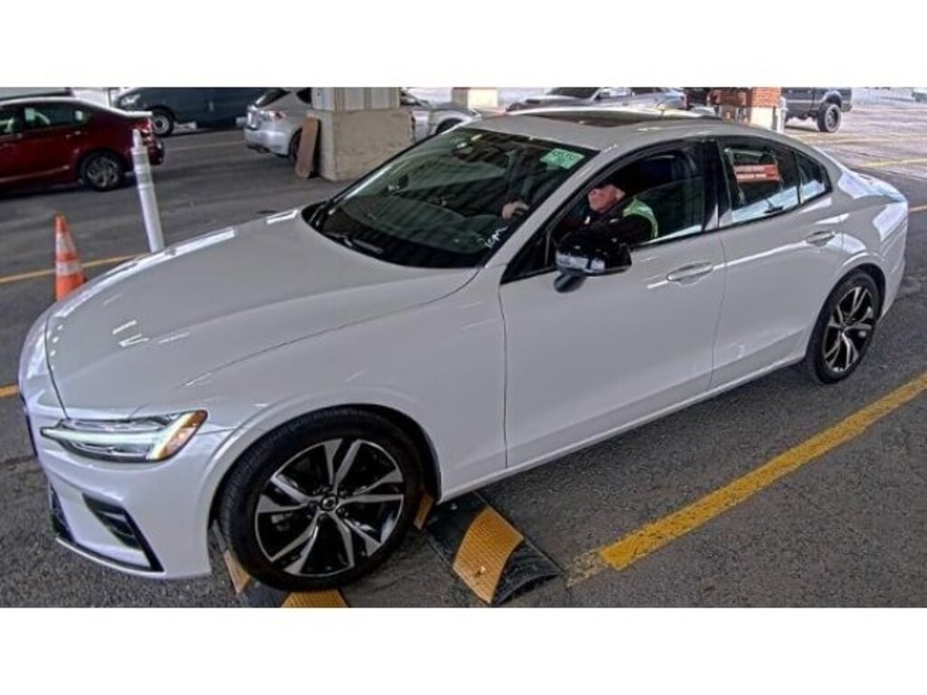 Used 2024 Volvo S60 Core Dark Theme Sedan