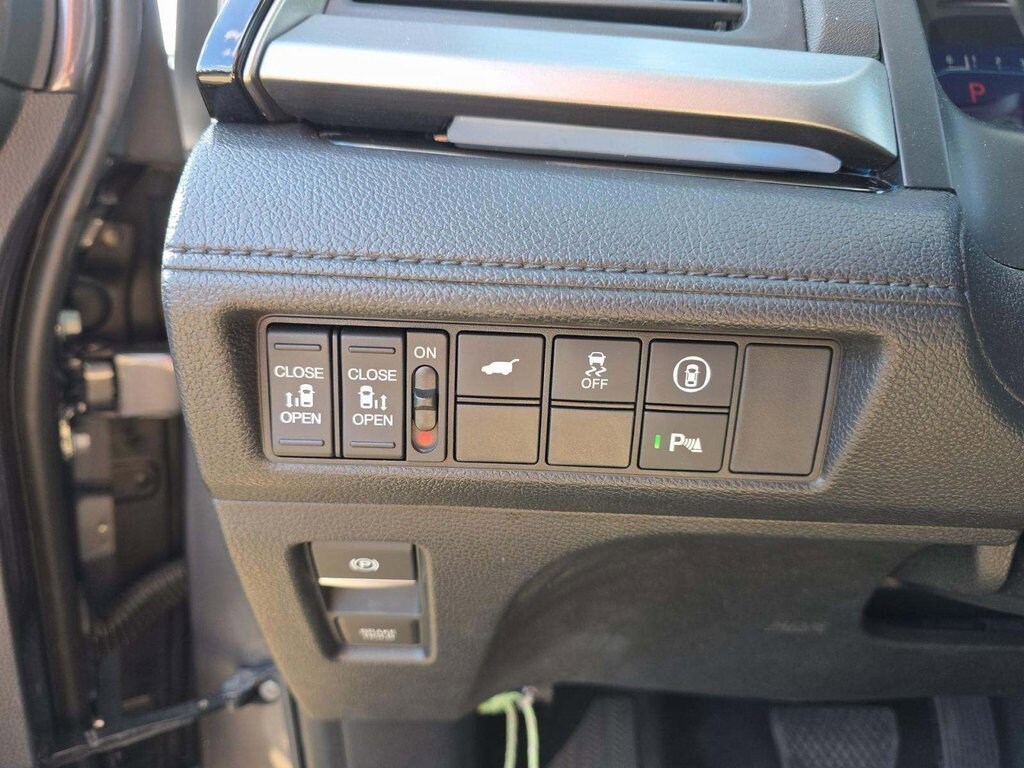 Used 2023 Honda Odyssey Touring Van