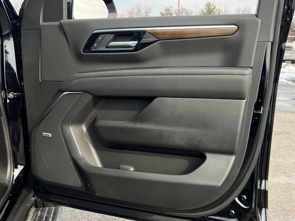 2026 Chevrolet Suburban High Country - Photo 7