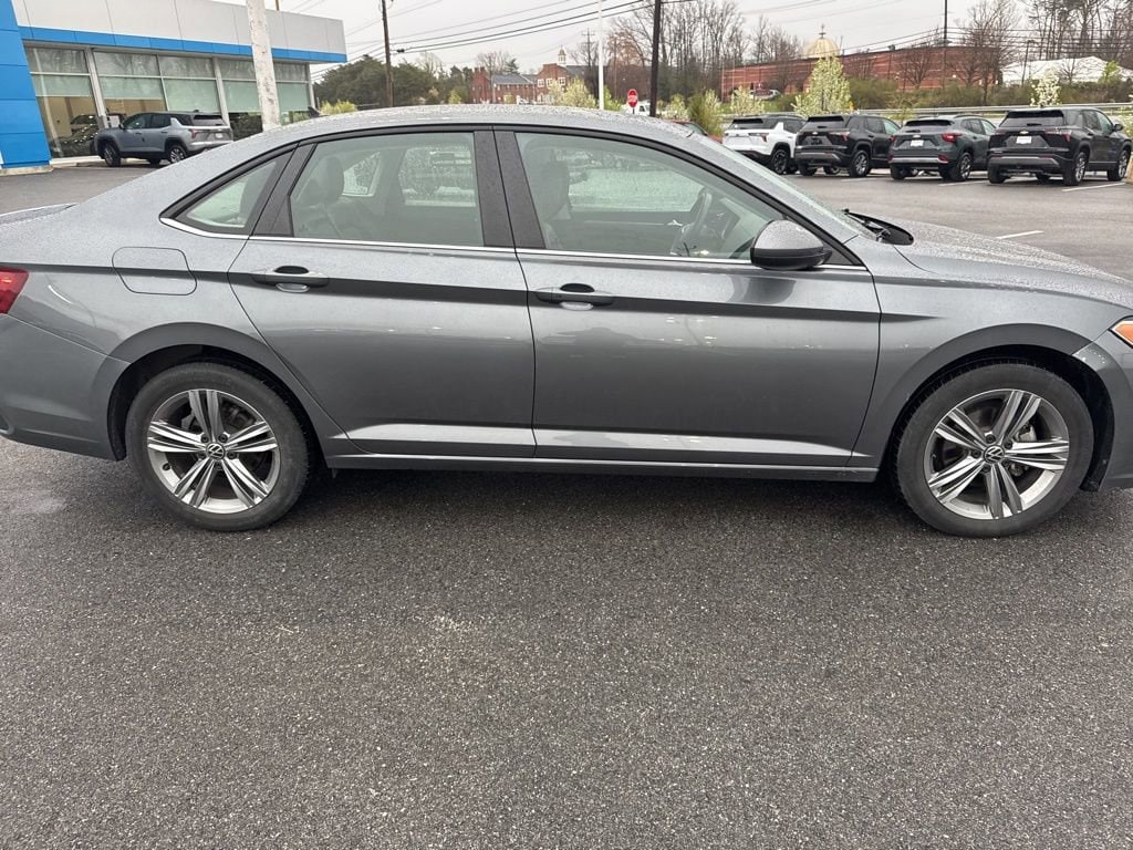 Used 2024 Volkswagen Jetta SE with VIN 3VWEM7BU8RM040384 for sale in Temple Hills, MD