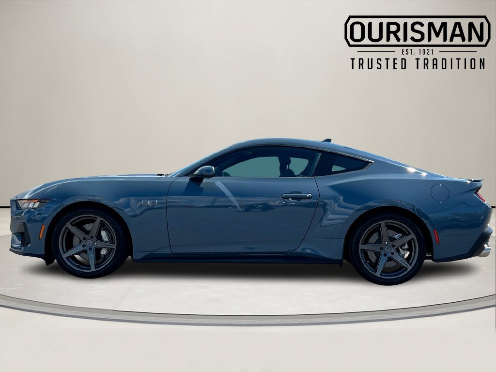 2025 Ford Mustang GT photo 3