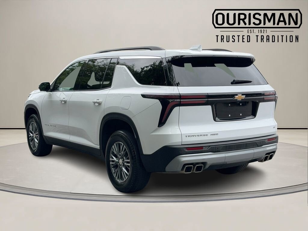 Used 2024 Chevrolet Traverse LT SUV