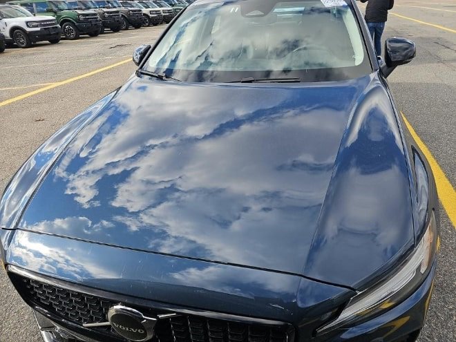 2024 Volvo S60 Core photo 3