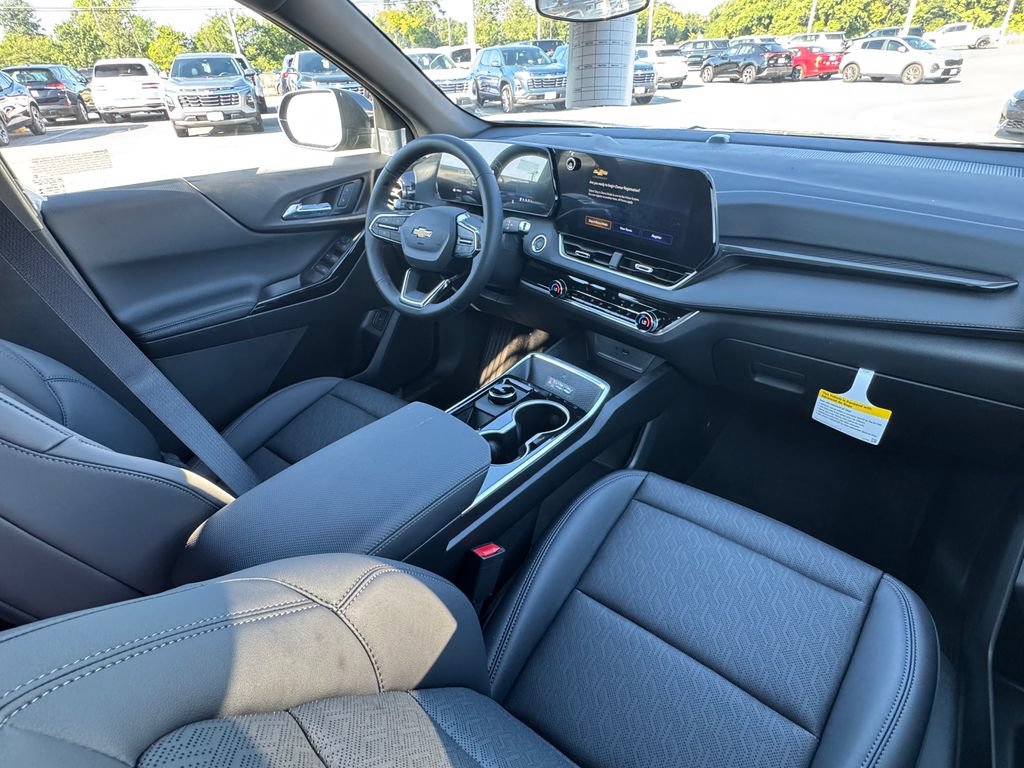 2027 Chevrolet Equinox LT - Photo 17