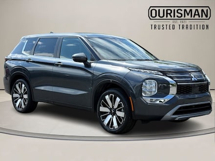 2025 Mitsubishi Outlander SE SUV