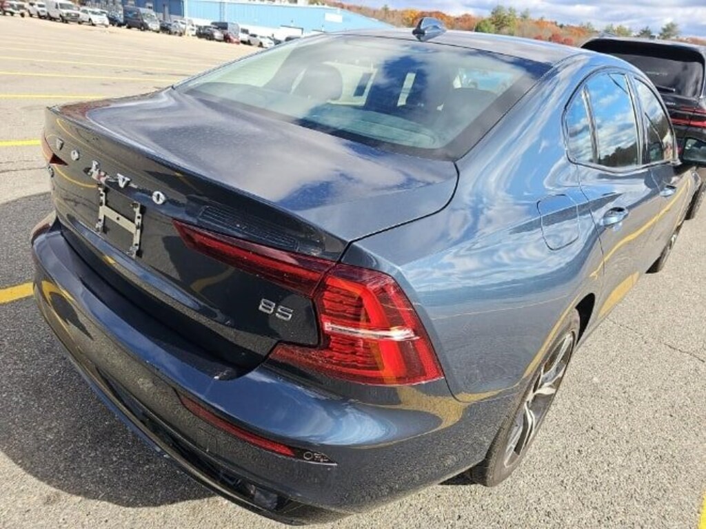 Used 2024 Volvo S60 Core Dark Theme Sedan