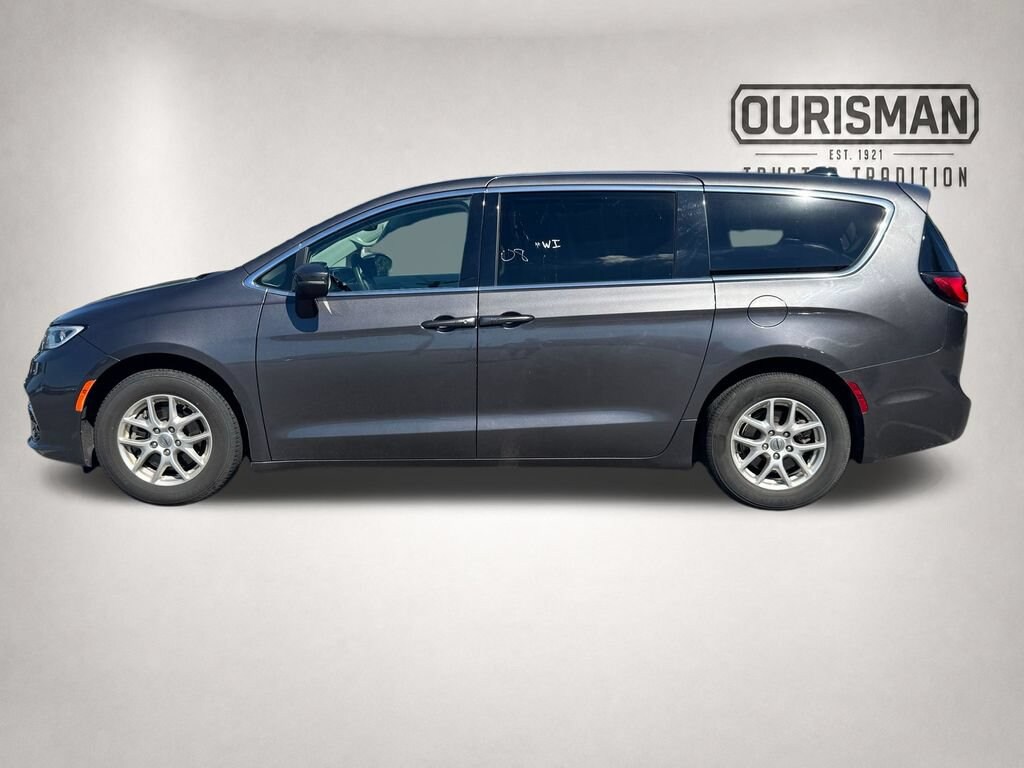 Used 2023 Chrysler Pacifica Touring L Van Passenger Van