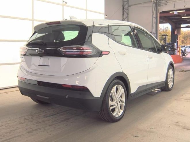 2023 Chevrolet Bolt EV 1LT photo 2