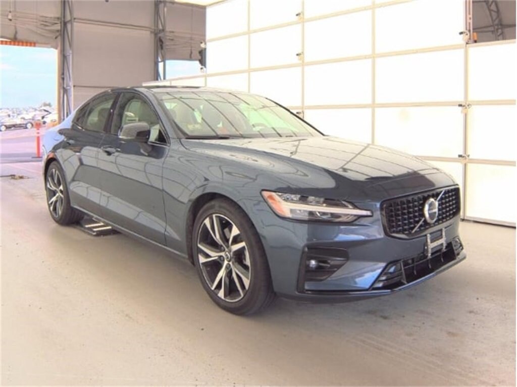 Used 2024 Volvo S60 Core Dark Theme Sedan
