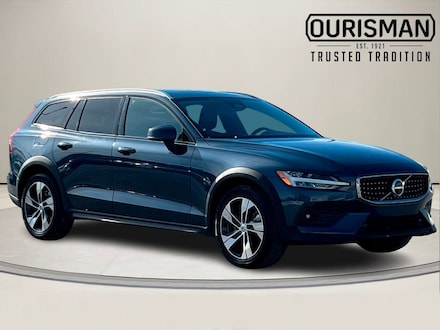2024 Volvo V60 Cross Country Plus Wagon