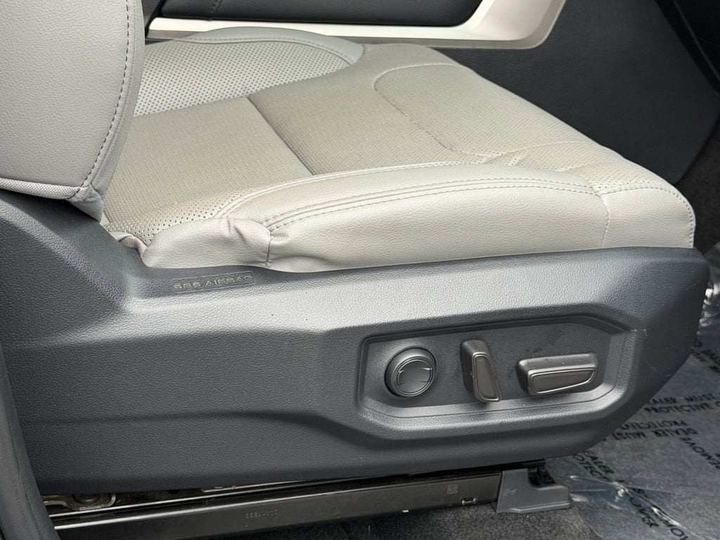 2023 Toyota Tundra Limited - Photo 8