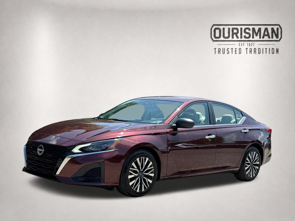 Used 2025 Nissan Altima SV Sedan