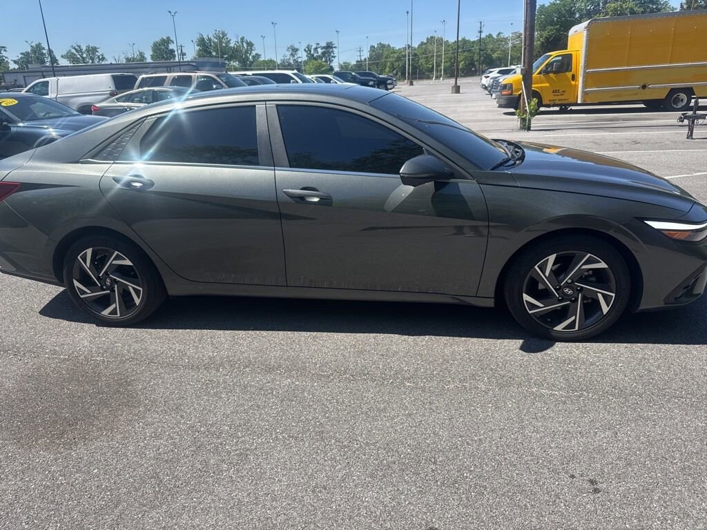 Used 2024 Hyundai Elantra Limited Sedan