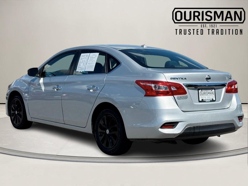 2019 Nissan Sentra SV photo 3