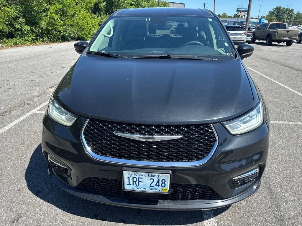 2023 Chrysler Pacifica Touring L's photo
