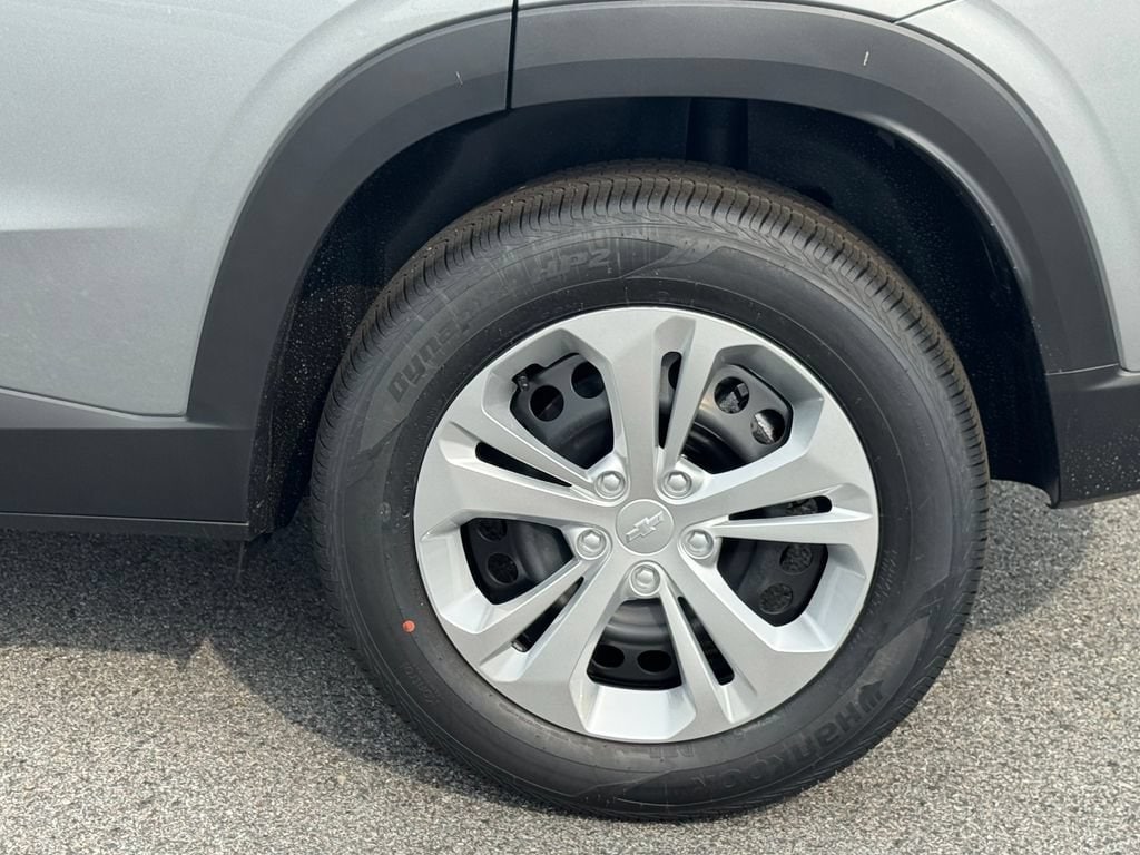 2026 Chevrolet Trax LS - Photo 5