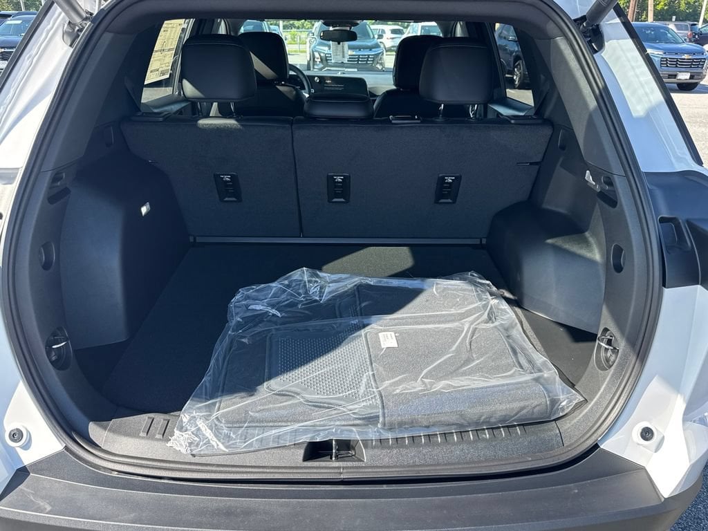 2027 Chevrolet Equinox LT - Photo 9