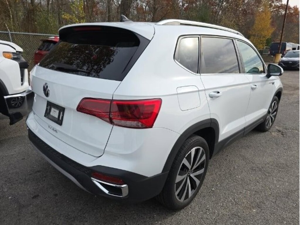 Used 2024 Volkswagen Taos SE SUV