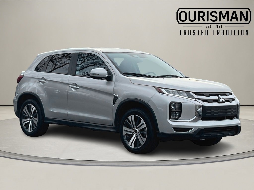 2024 Mitsubishi Outlander Sport SE's photo