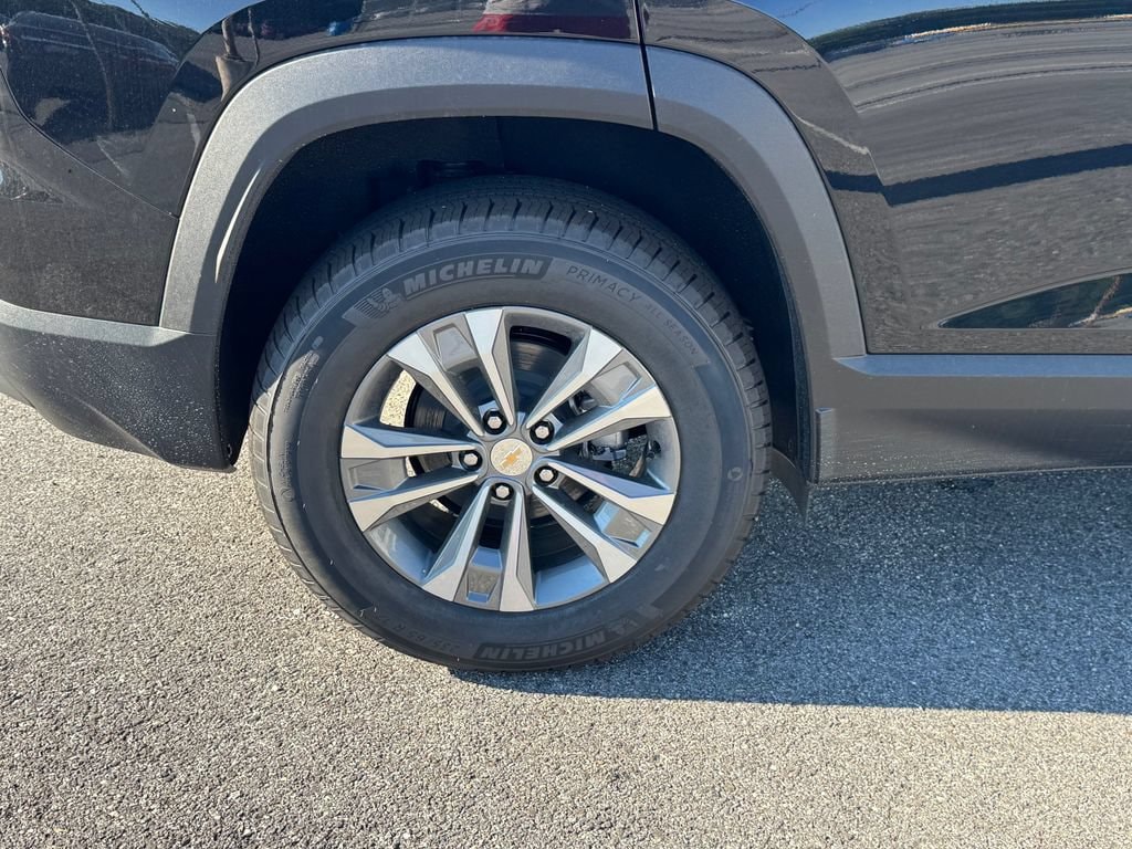 2027 Chevrolet Equinox LT - Photo 11