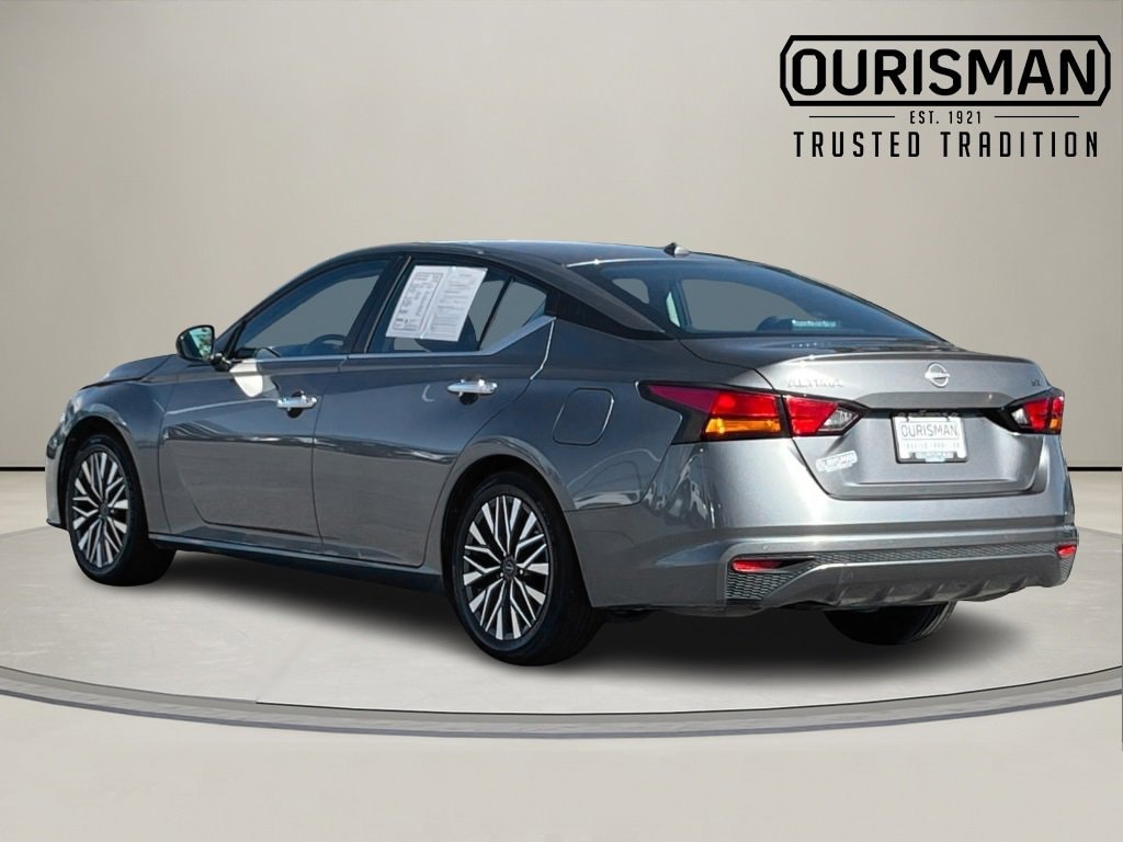 Used 2024 Nissan Altima 2.5 SV Sedan