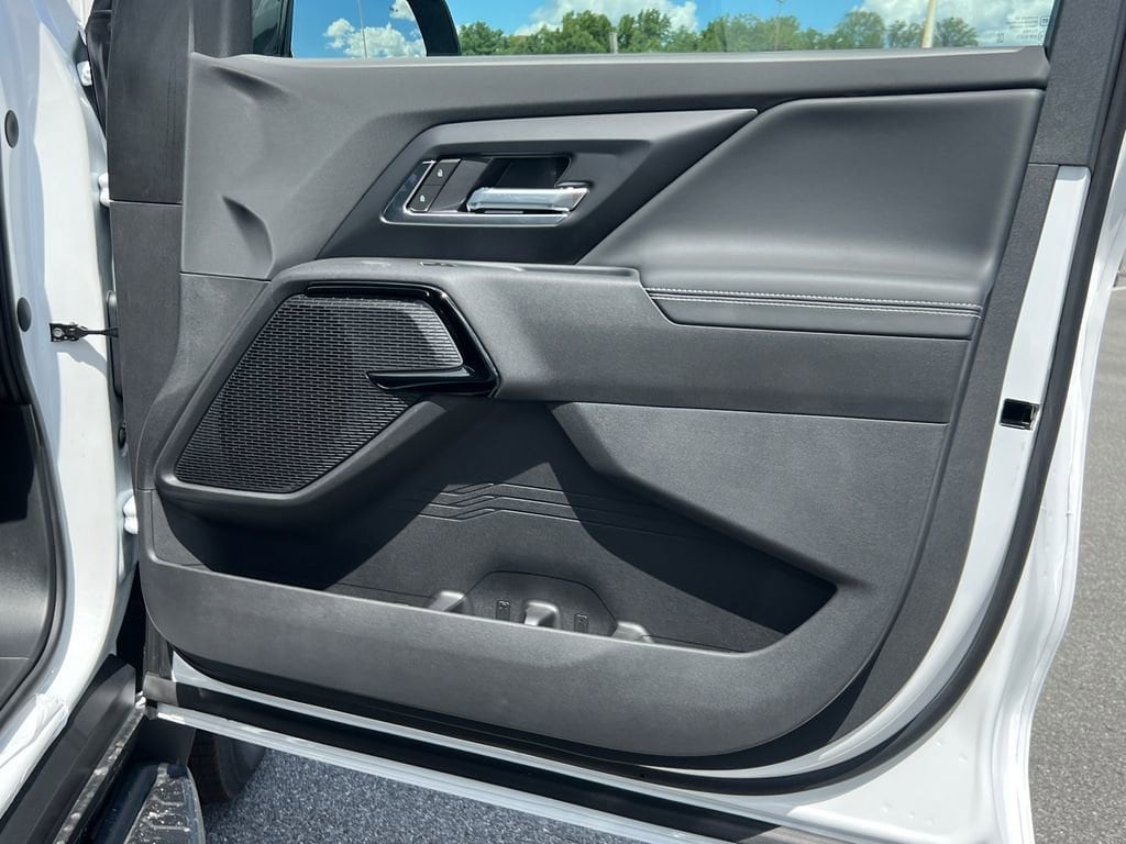 2026 Chevrolet Silverado EV LT - Photo 11