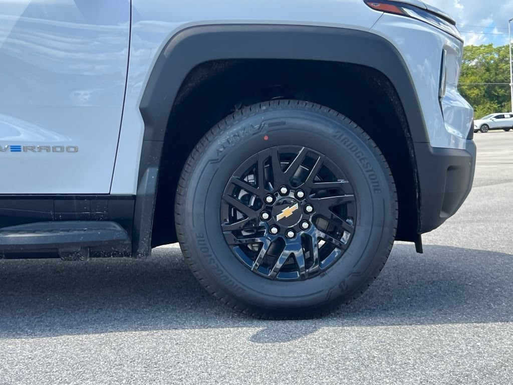 2026 Chevrolet Silverado EV LT - Photo 7