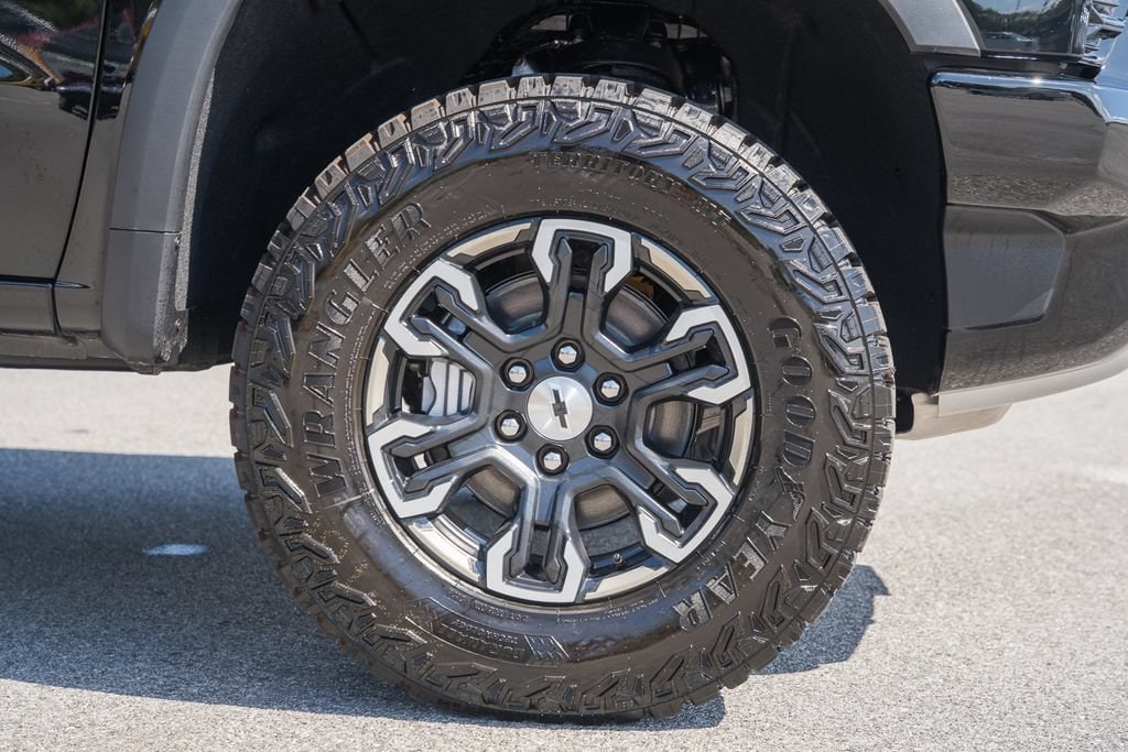 2026 Chevrolet Silverado 1500 ZR2 - Photo 16